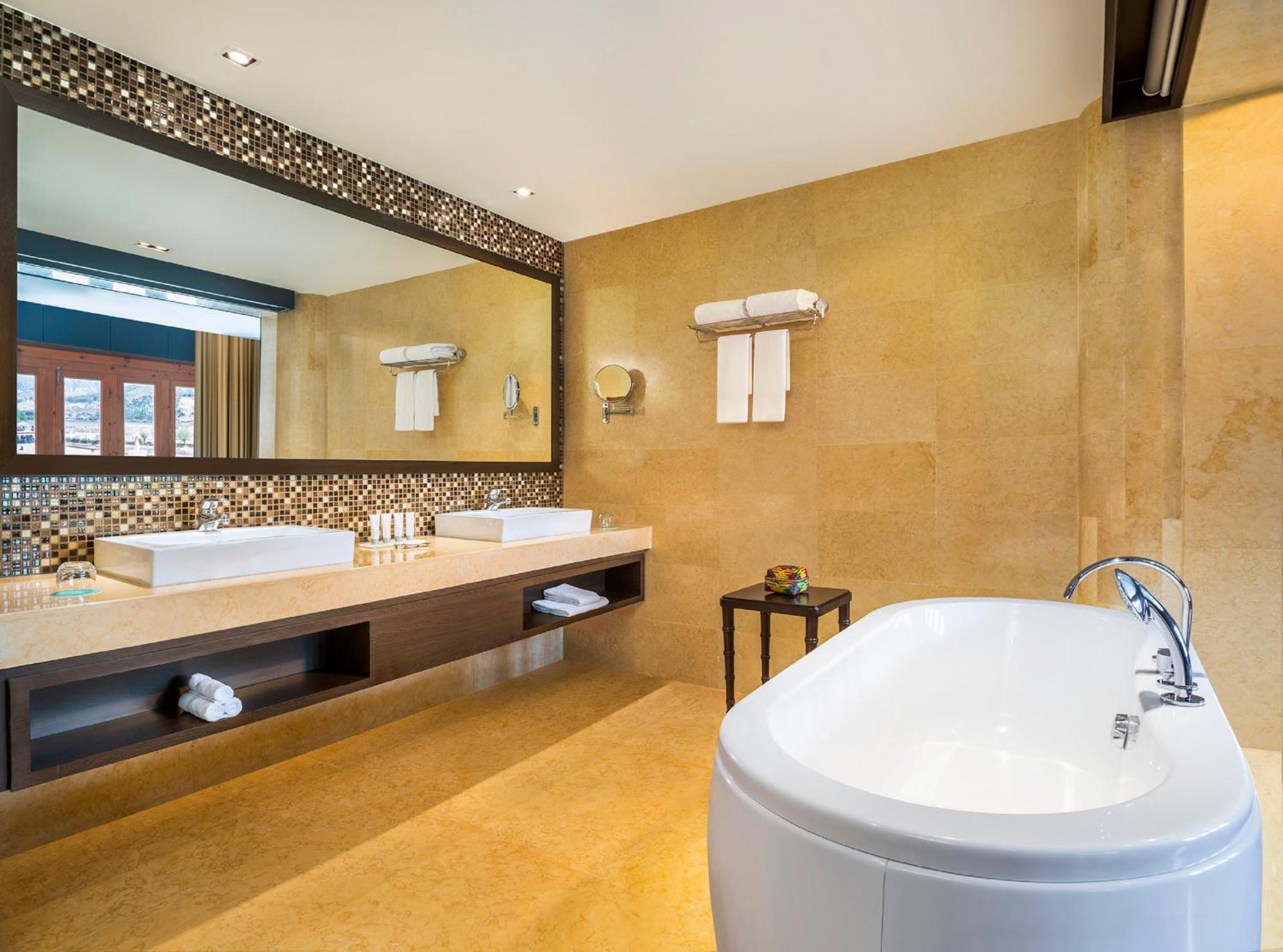 Le Meridien Paro Riverfront Dış mekan fotoğraf